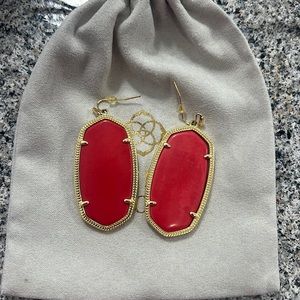 Kendra Scott statement earrings!